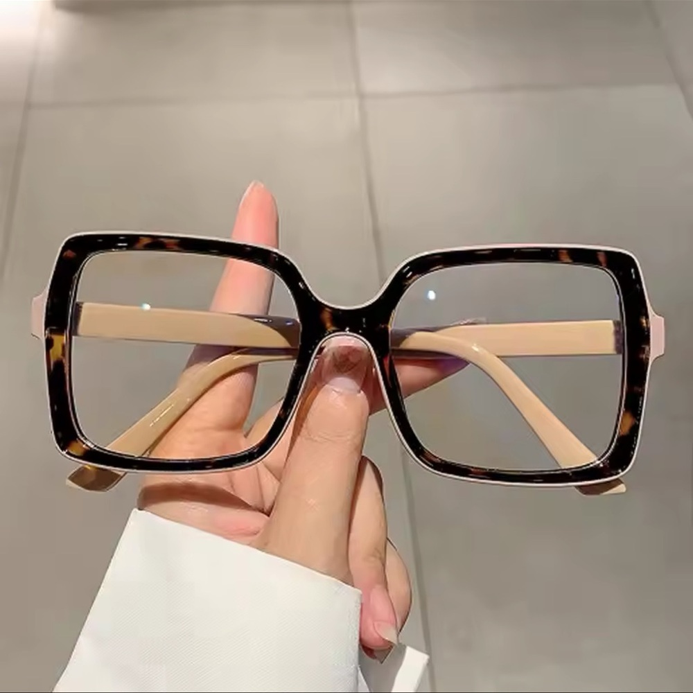 NEW Fashion trendy glasses frames light great quality